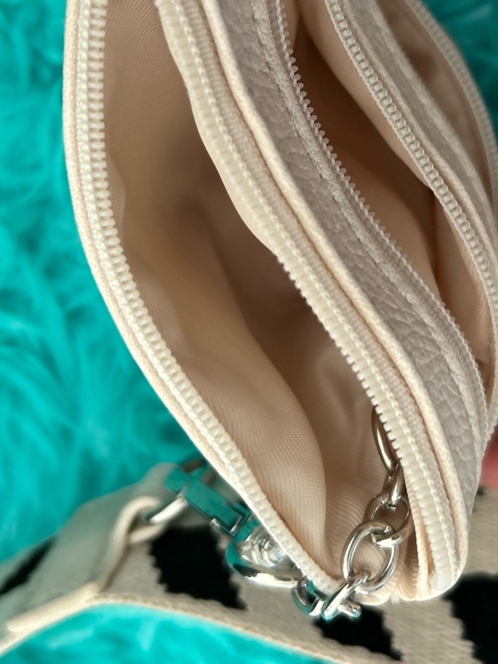 Save the Girls Clip & Go Crossbody Strap and Cream Coin Pouch - Picture 8 of 17